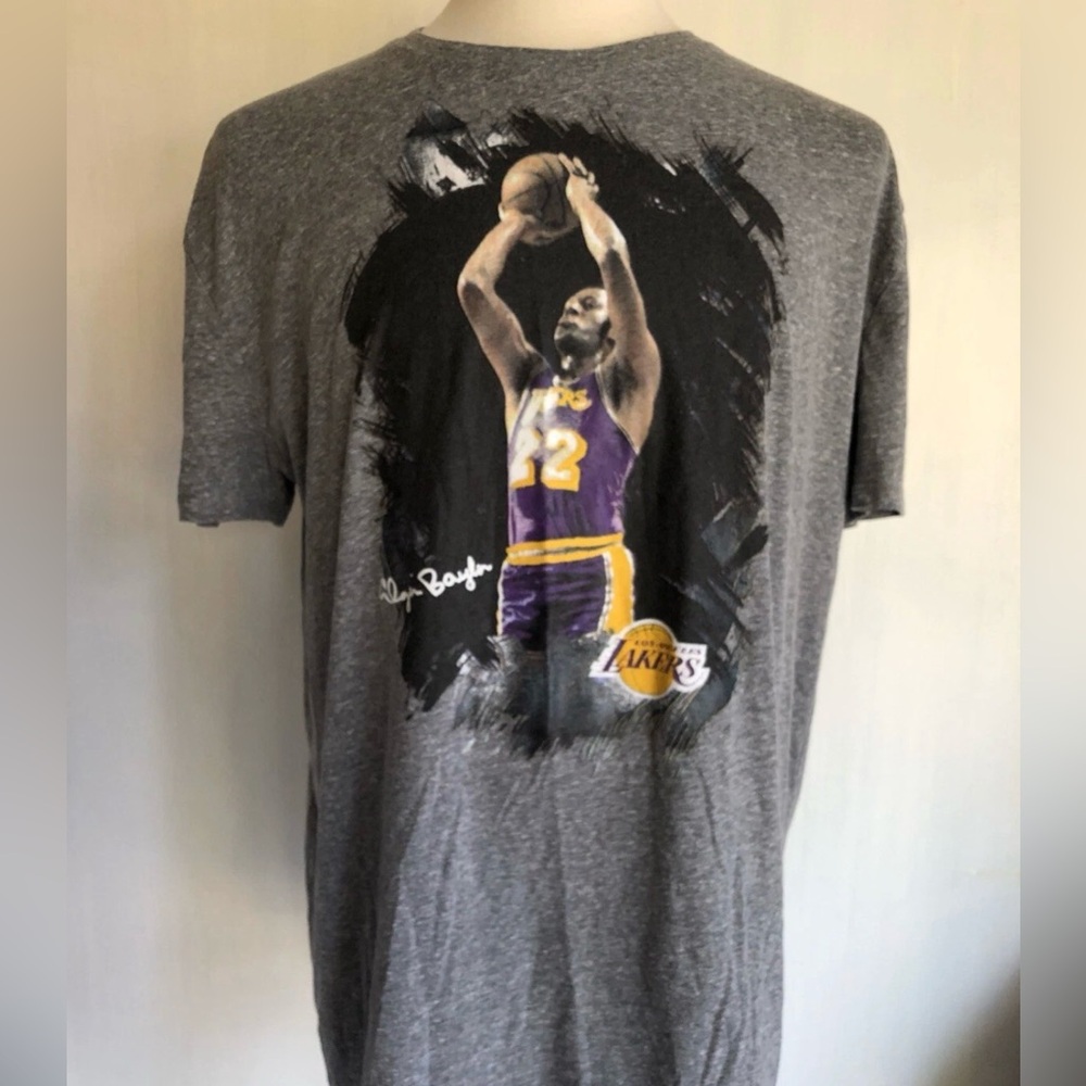ELGIN BAYLOR Official NBA Los Angeles Lakers SGA 4/6/18 Statue Night T-Shirt XL